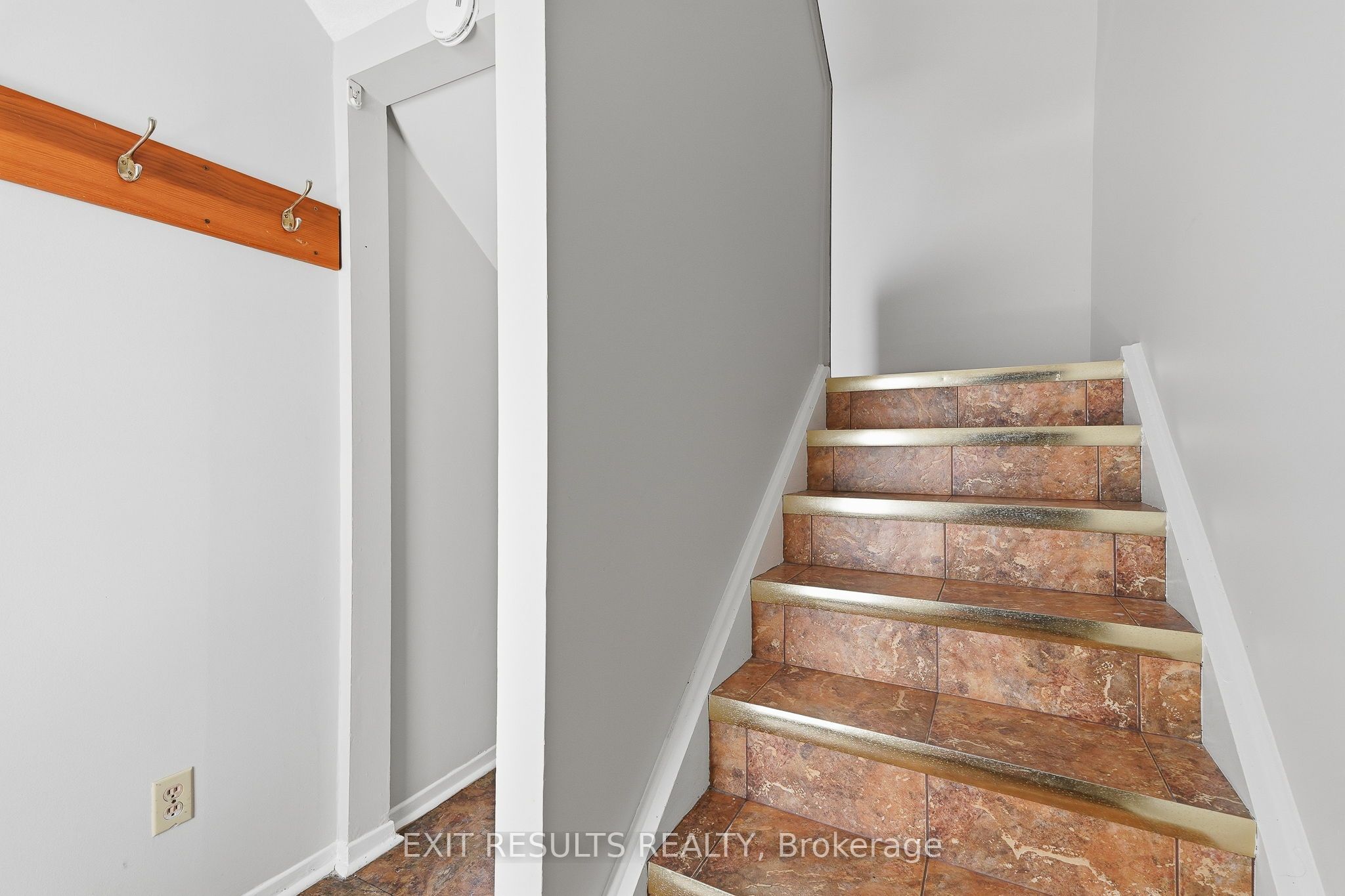 1035 - J Cummings Avenue 13 - Photo 3