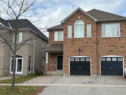 4 Blue Meadow Court Markham ON L6B 0H9