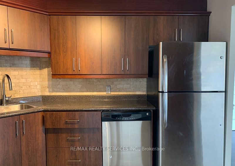 35 Trailwood Drive N 1412