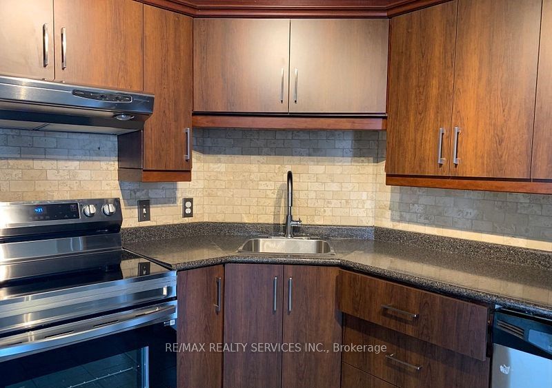 35 Trailwood Drive N 1412