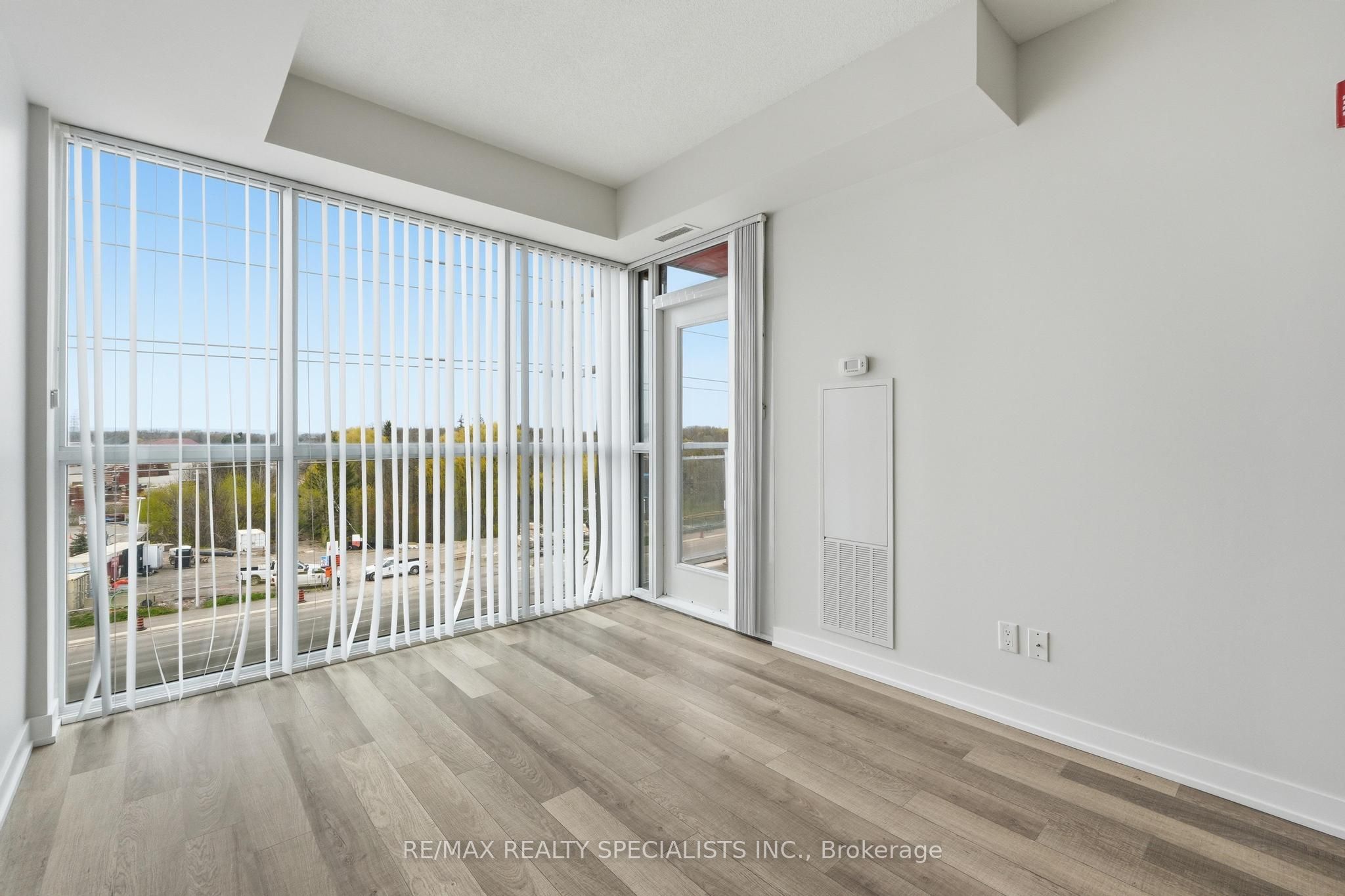 5240 Dundas Street B509