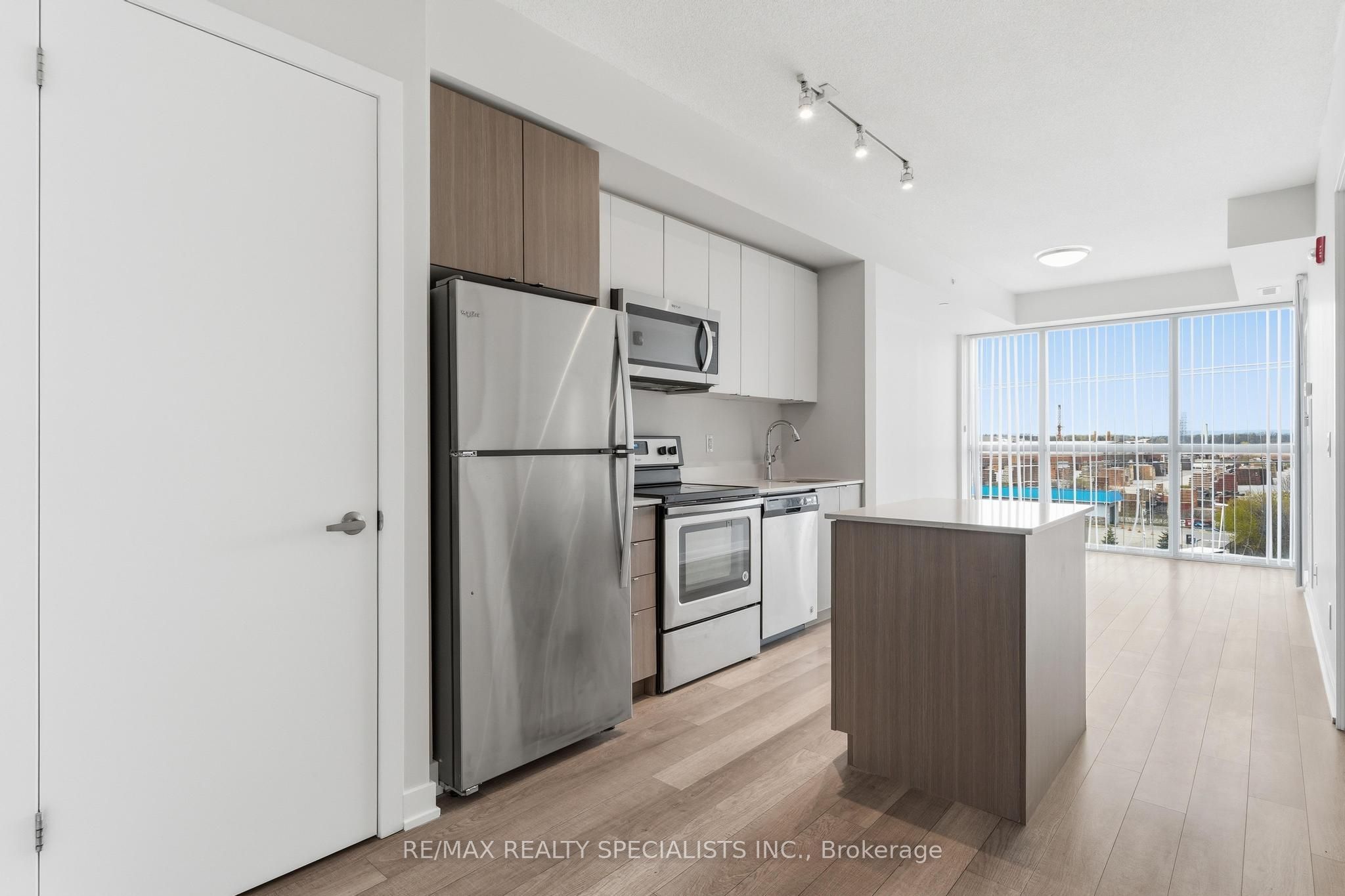 5240 Dundas Street B509