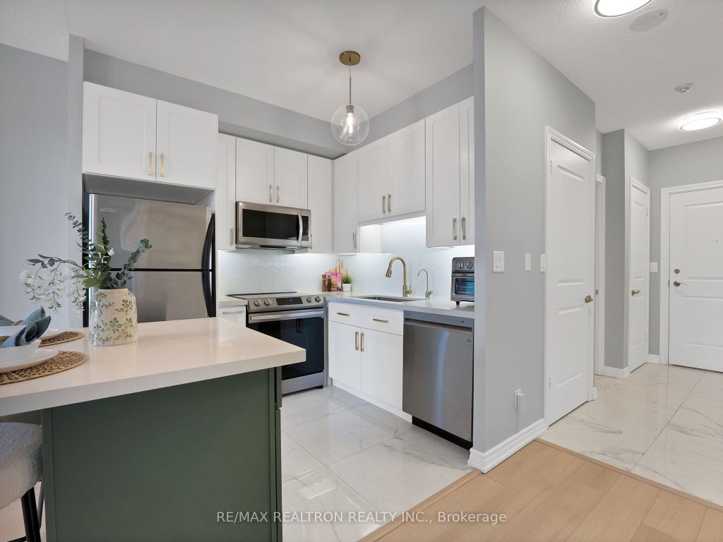 Photo of 133 Wynford Drive #707, Toronto, ON M3C 0J5 (MLS # C13719814)