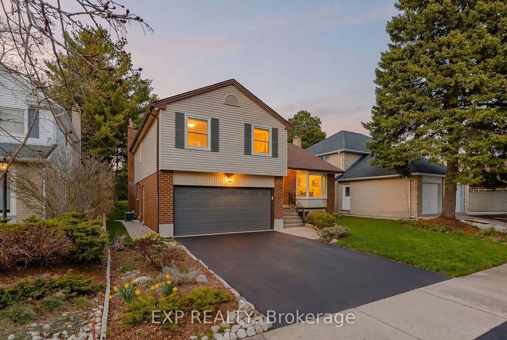 Photo of 312 Faraday Court, Waterloo, ON N2L 6A6 (MLS # X13050986)