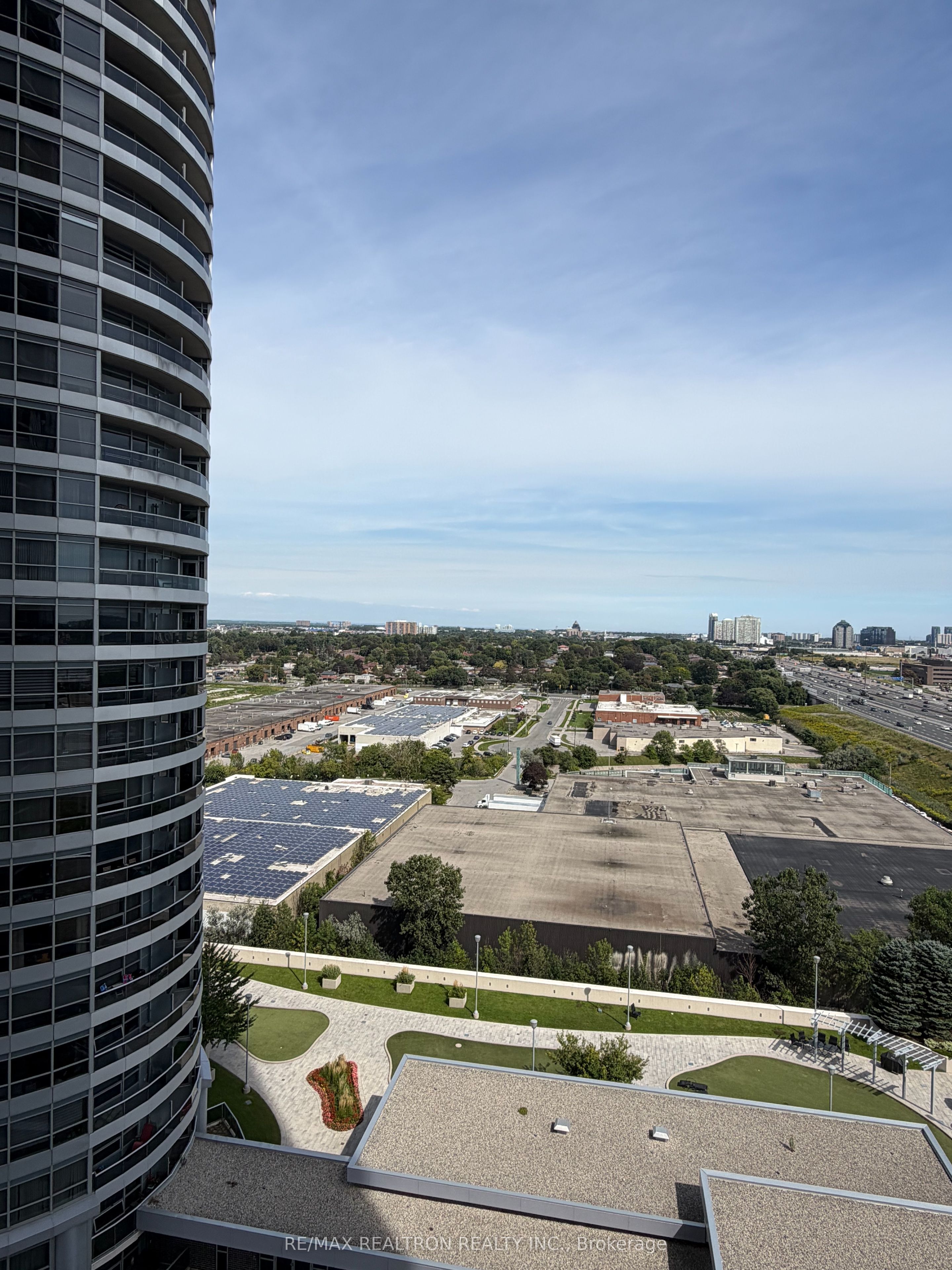 125 Village Green Square 1612