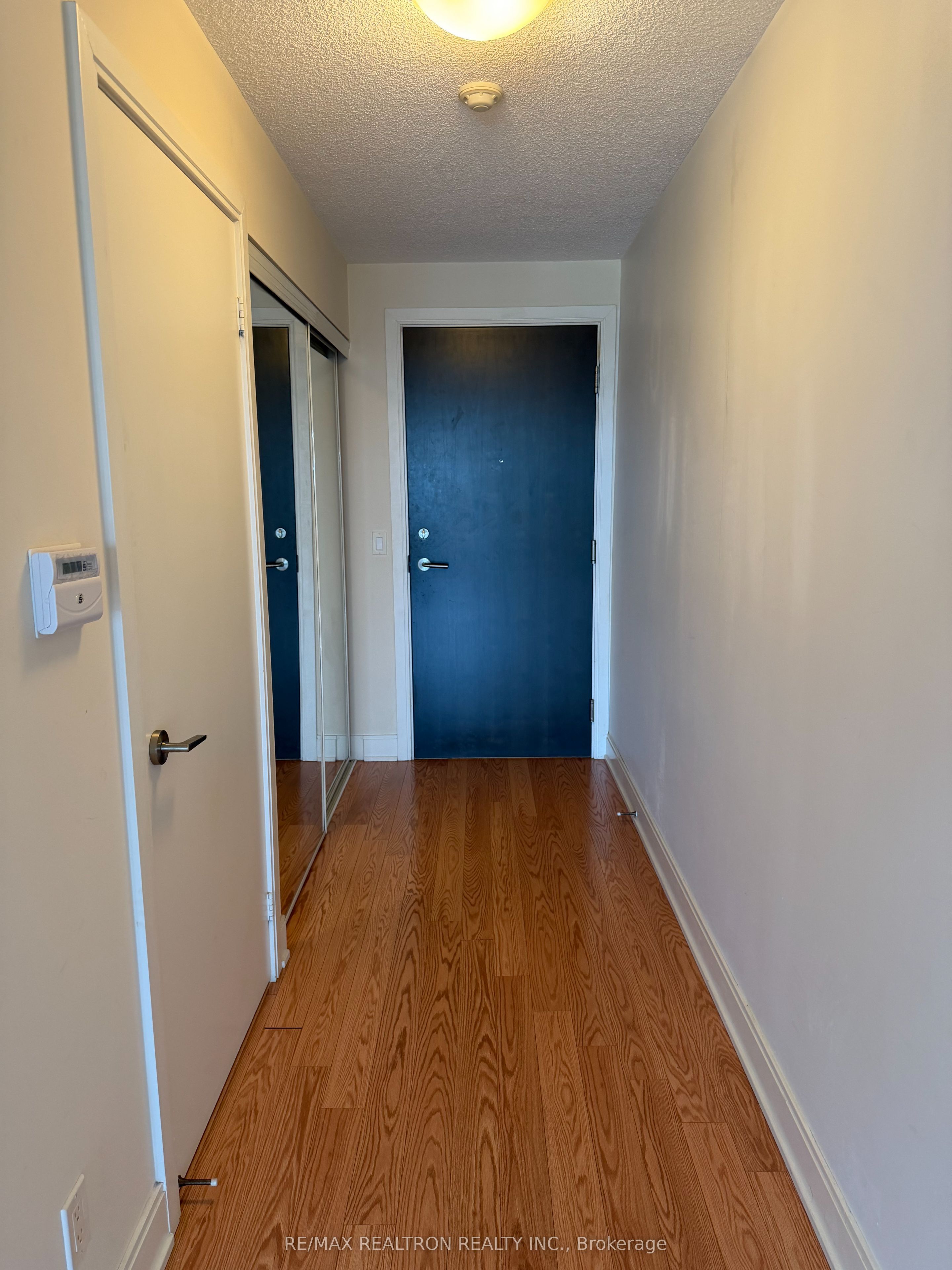 125 Village Green Square 1612