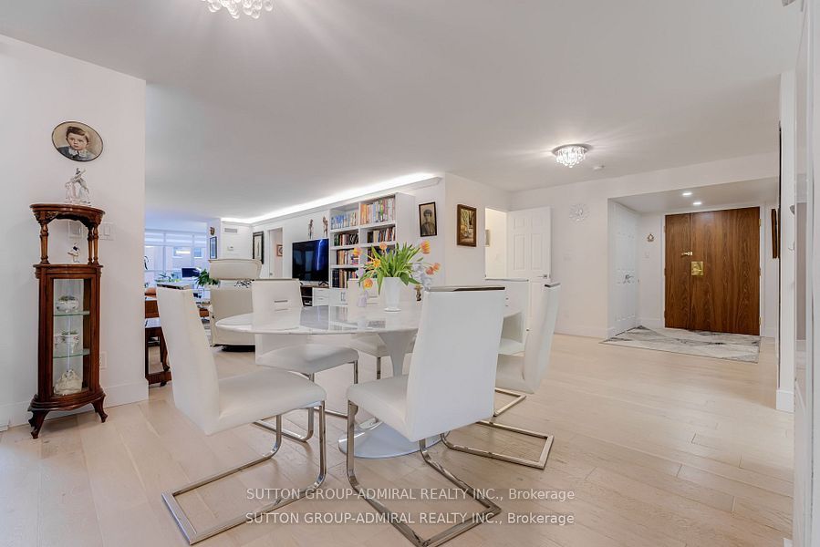 278 Bloor Street E 805
