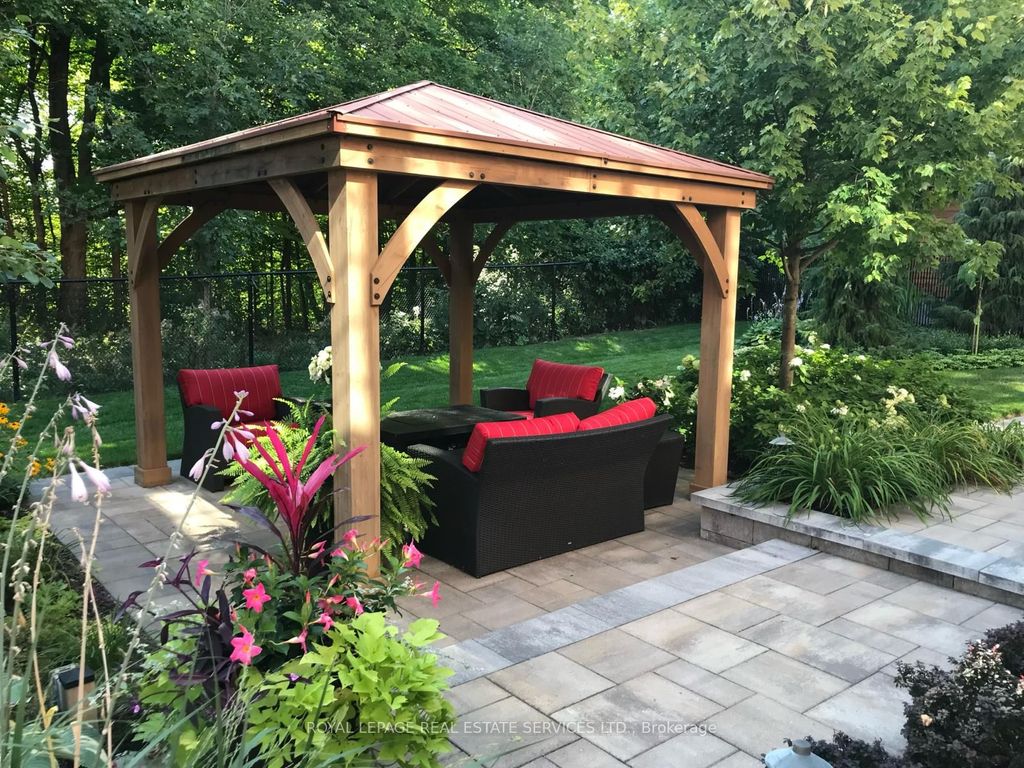 Photo of 68 Annsleywood Court, Vaughan, ON L4H 4G6 (MLS # N12912416)