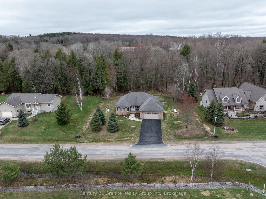 Photo of 117 Halbiem Crescent, Dysart et al, ON K0M 1S0 (MLS # X12746120)