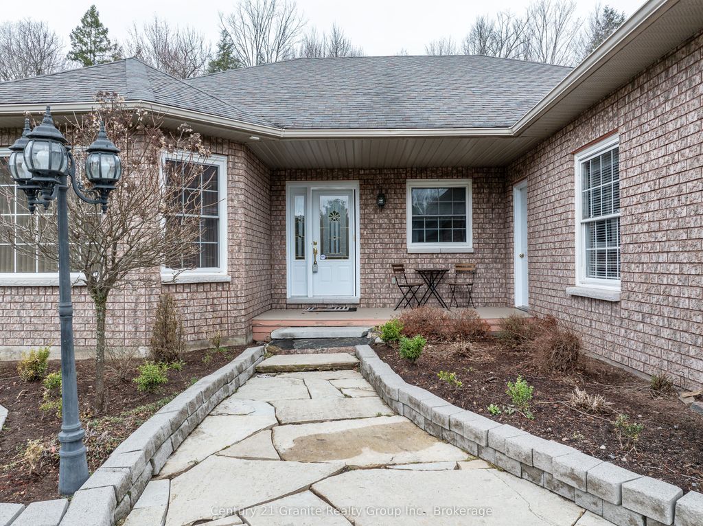 Photo of 117 Halbiem Crescent, Dysart et al, ON K0M 1S0 (MLS # X12746120)