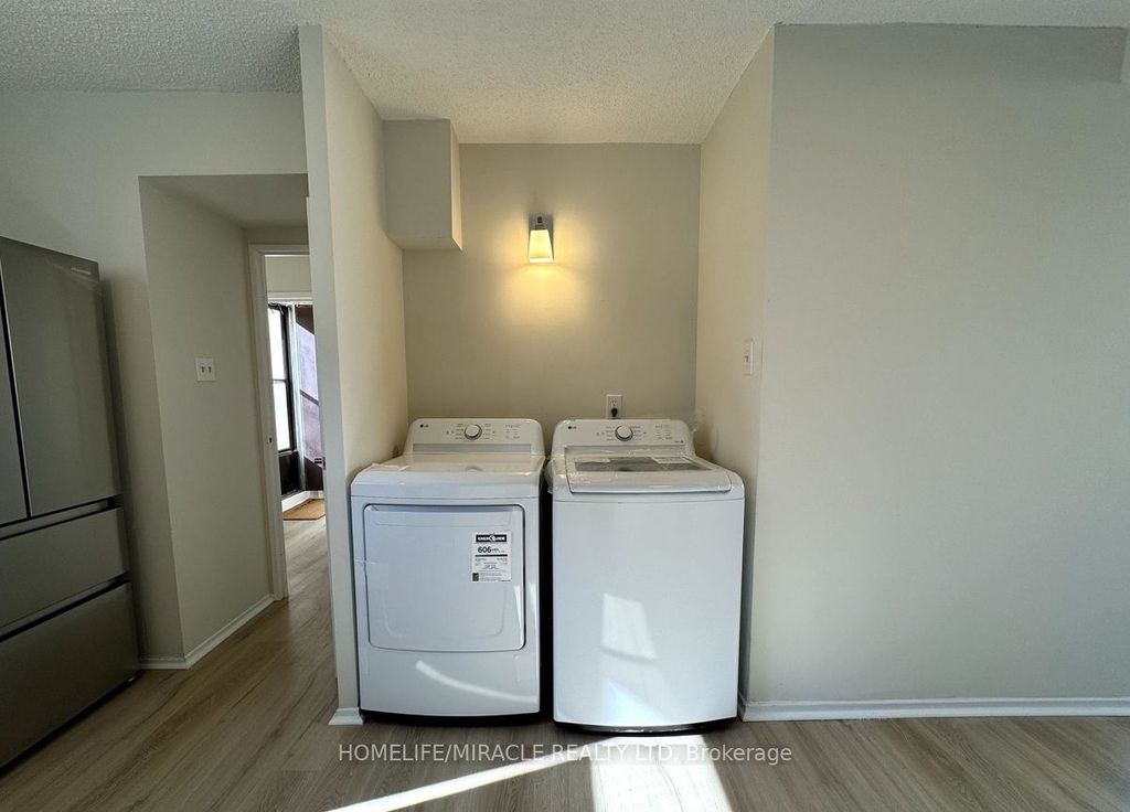 Photo of 665 Kennedy Road #303, Toronto, ON M1K 5E2 (MLS # E12727728)