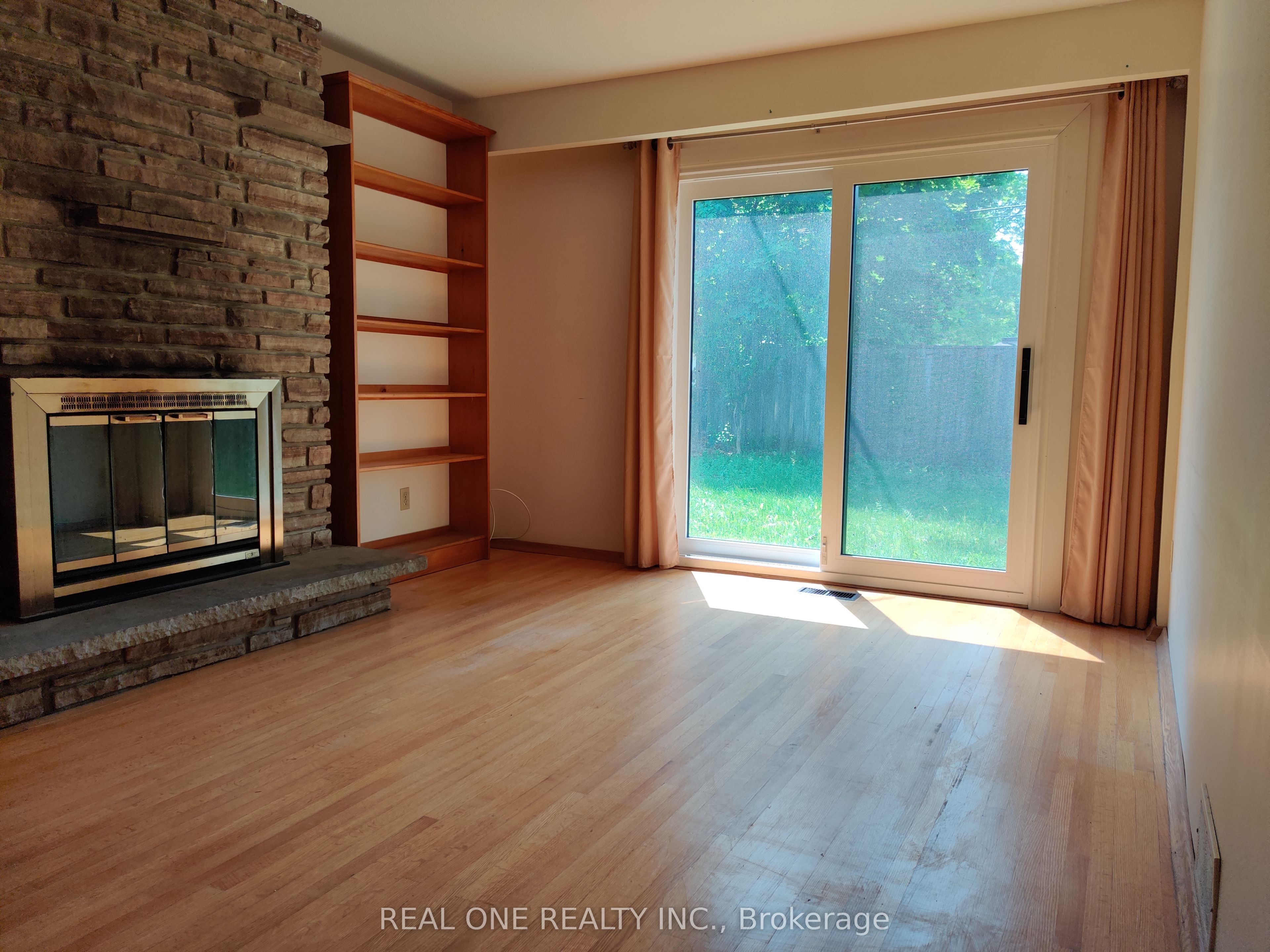 93 Southdale Drive Back unit