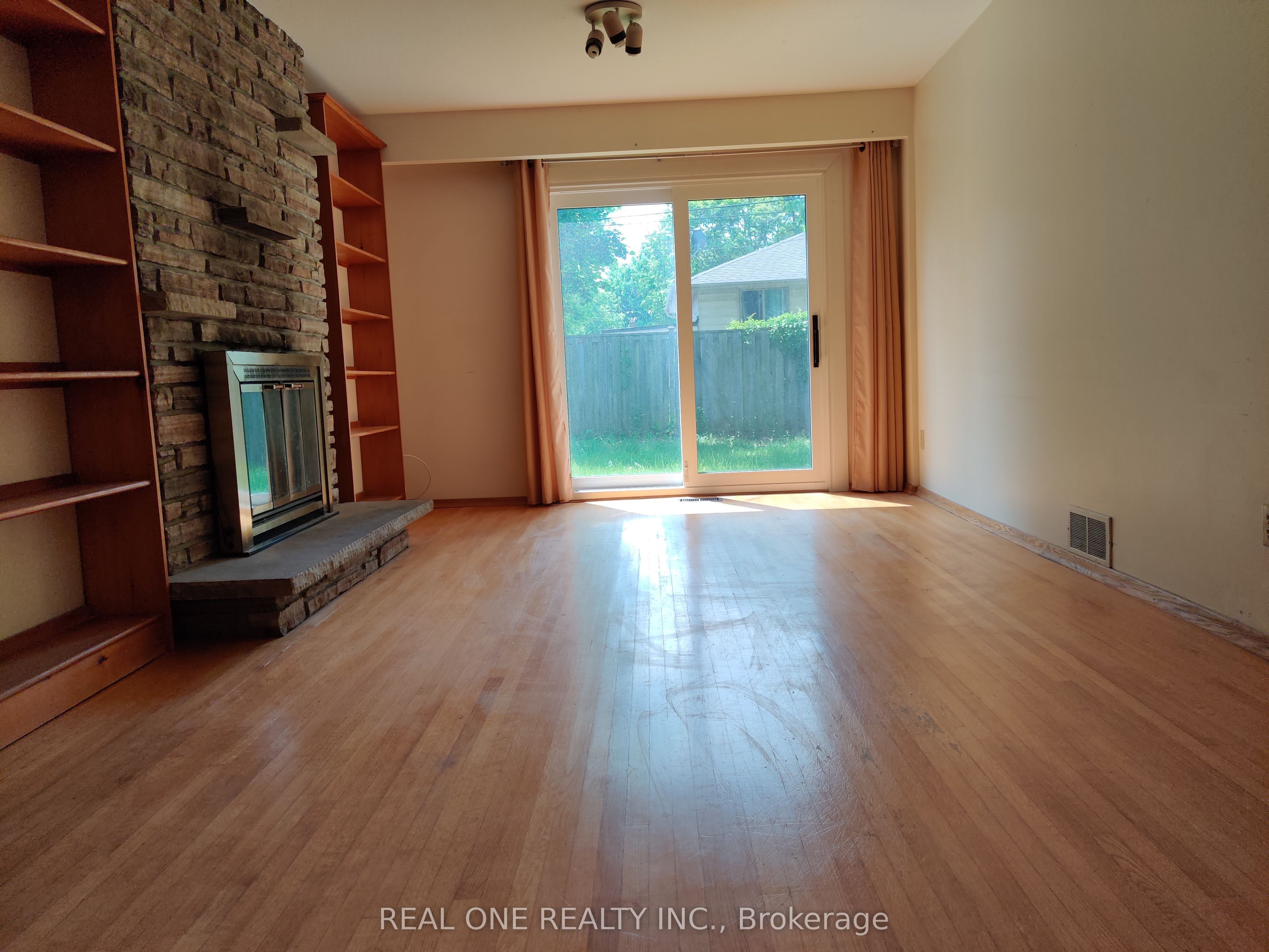 93 Southdale Drive Back unit