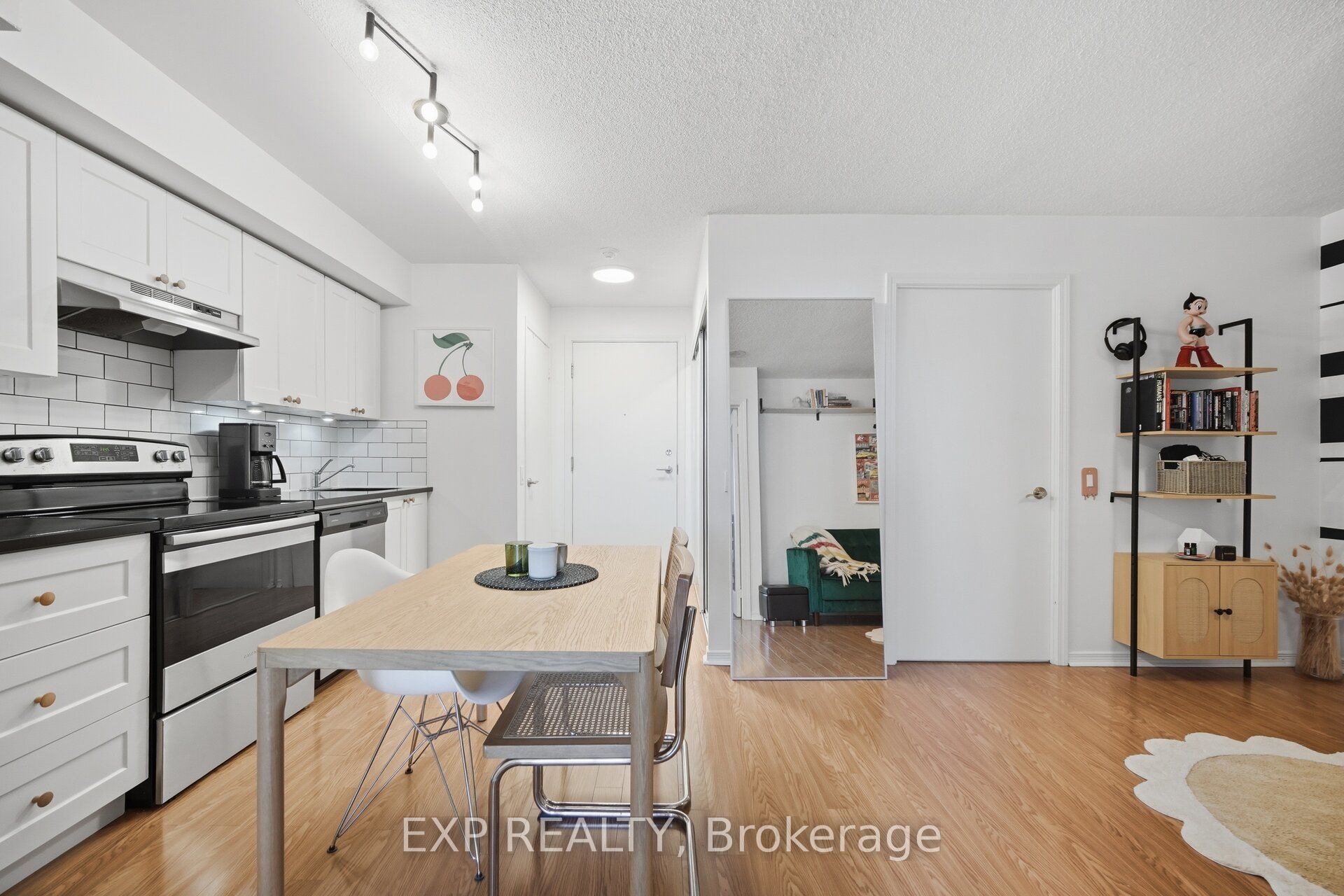 60 Heintzman Street 1030