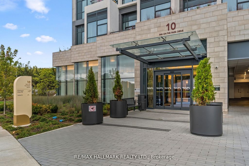 Photo of 10 Inn On The Park Drive #1906, Toronto, ON M3C 0P9 (MLS # C12698498)