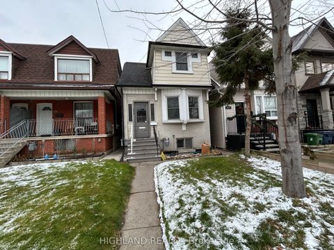 879 Lansdowne Avenue Toronto ON M6H 3Z2