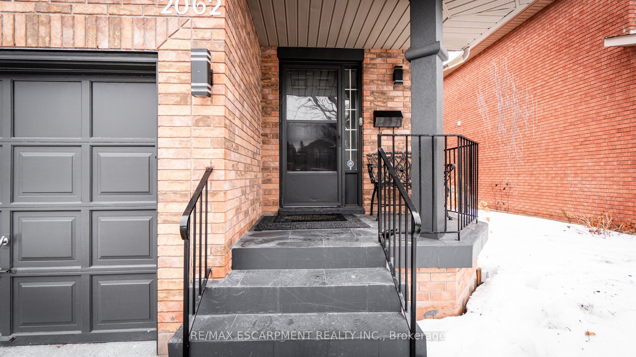 2062 WESTMOUNT Drive