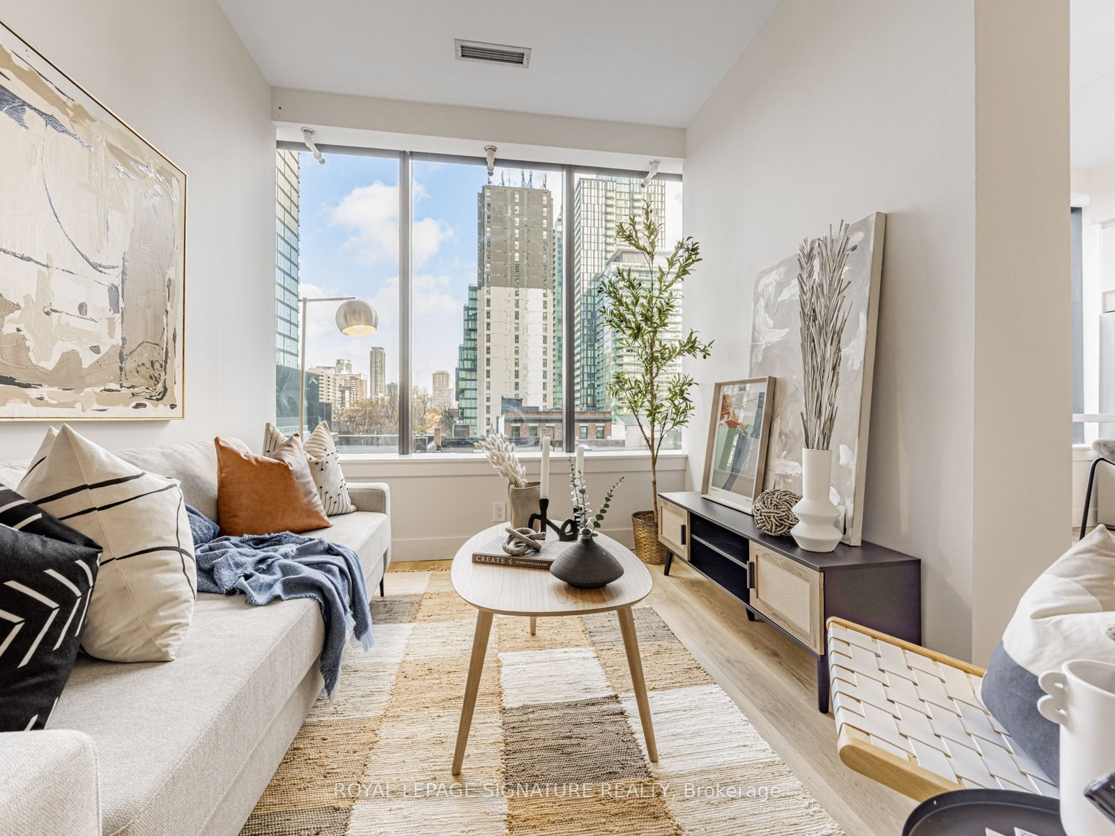 5 St Joseph Street 402