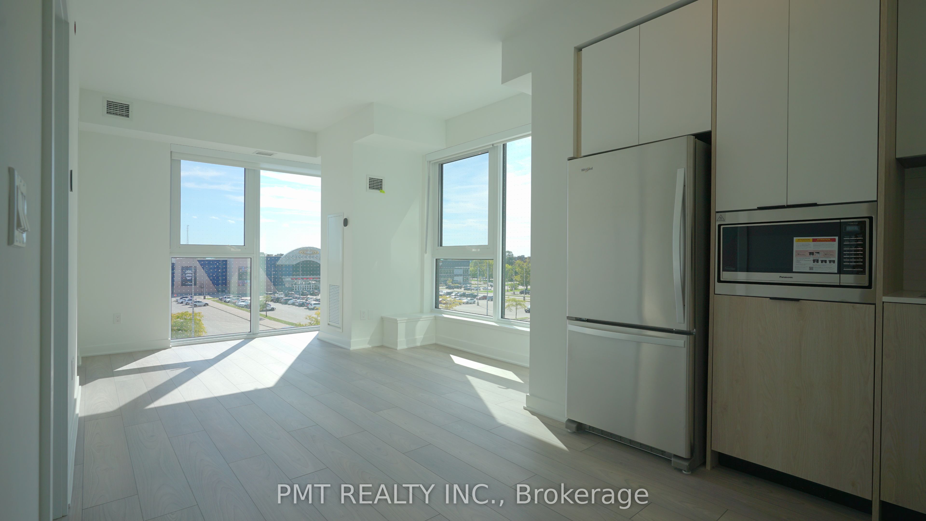 1007 The Queensway N/A 318