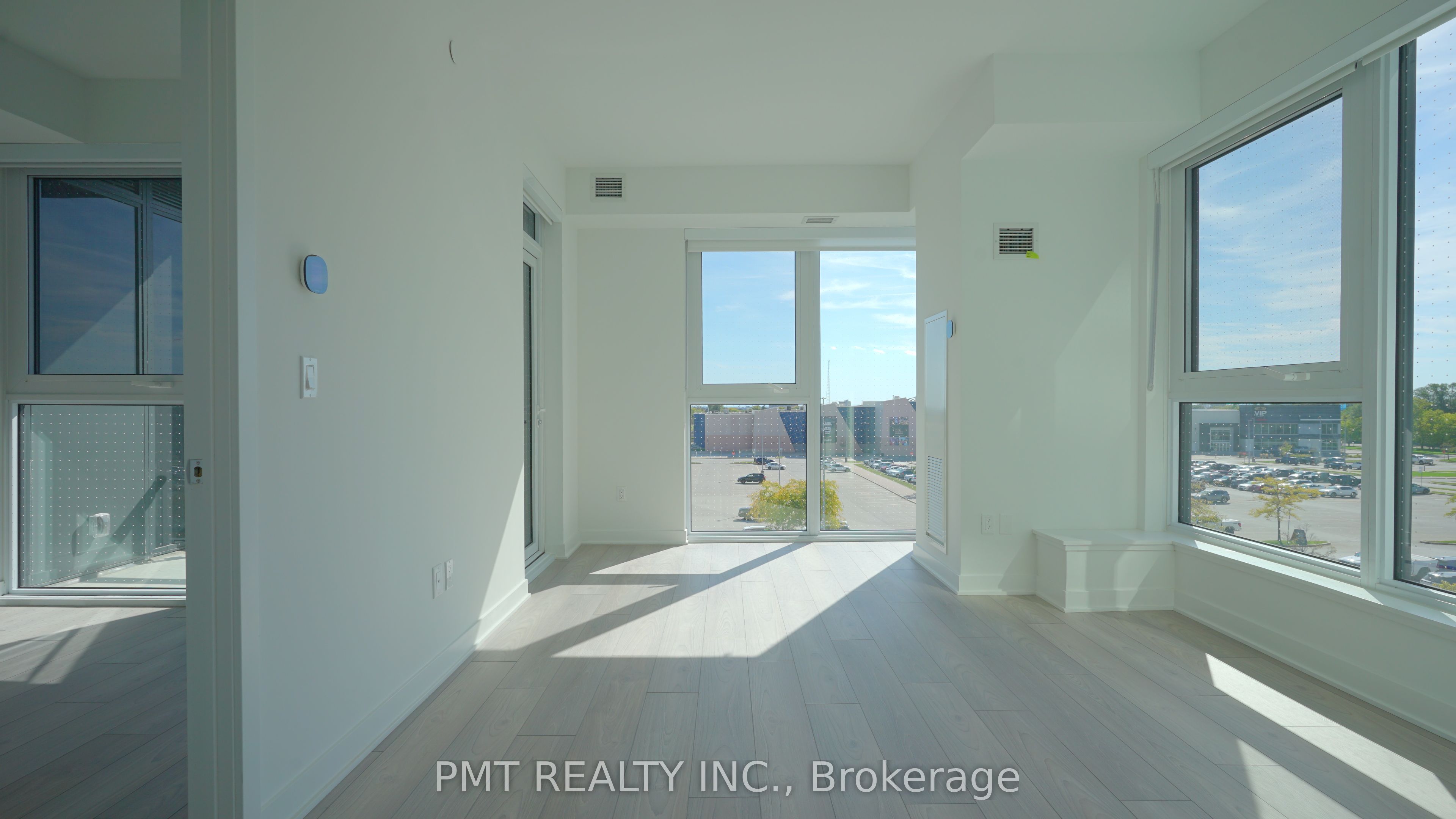 1007 The Queensway N/A 318