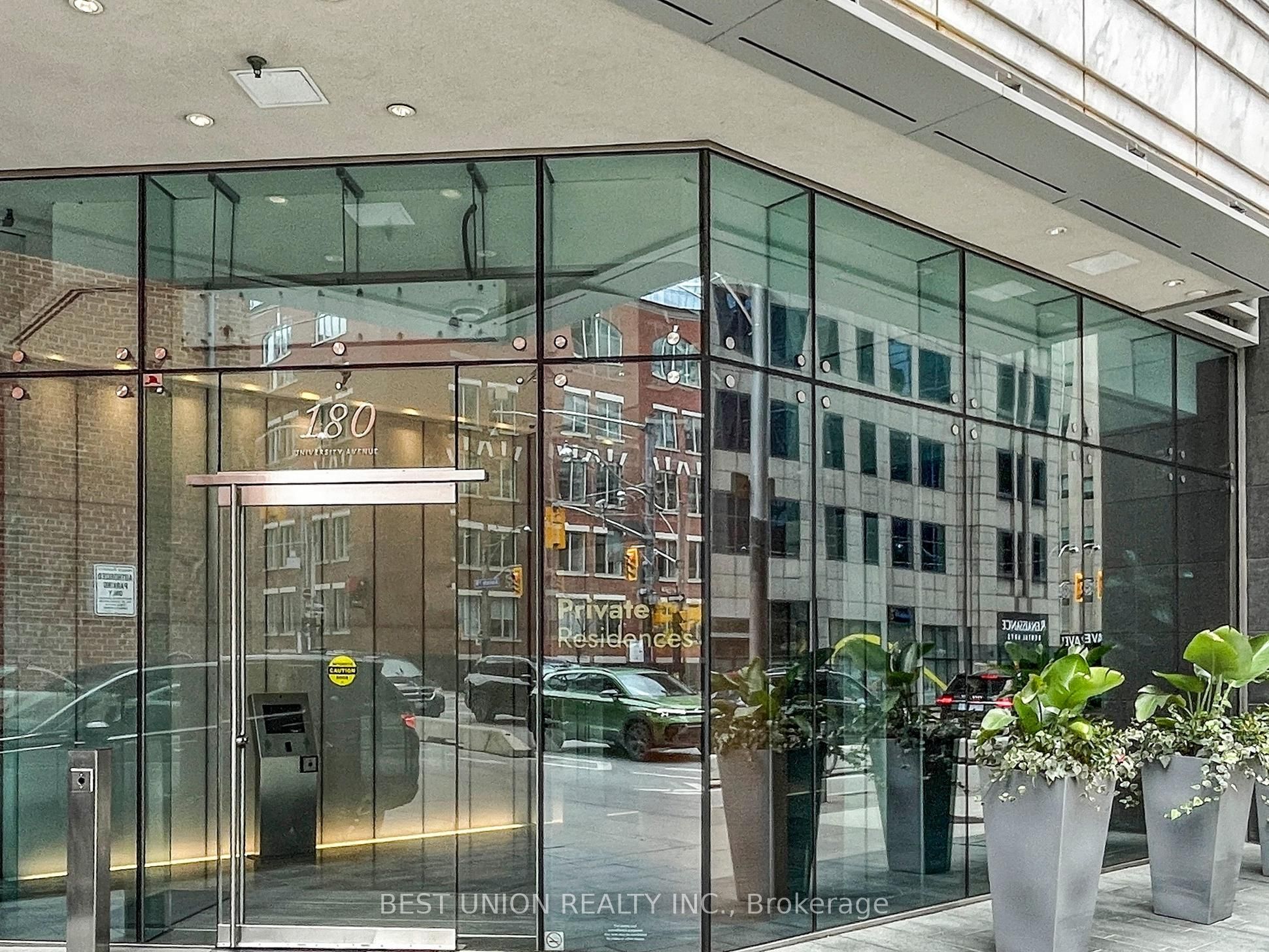 180 University Avenue 5301