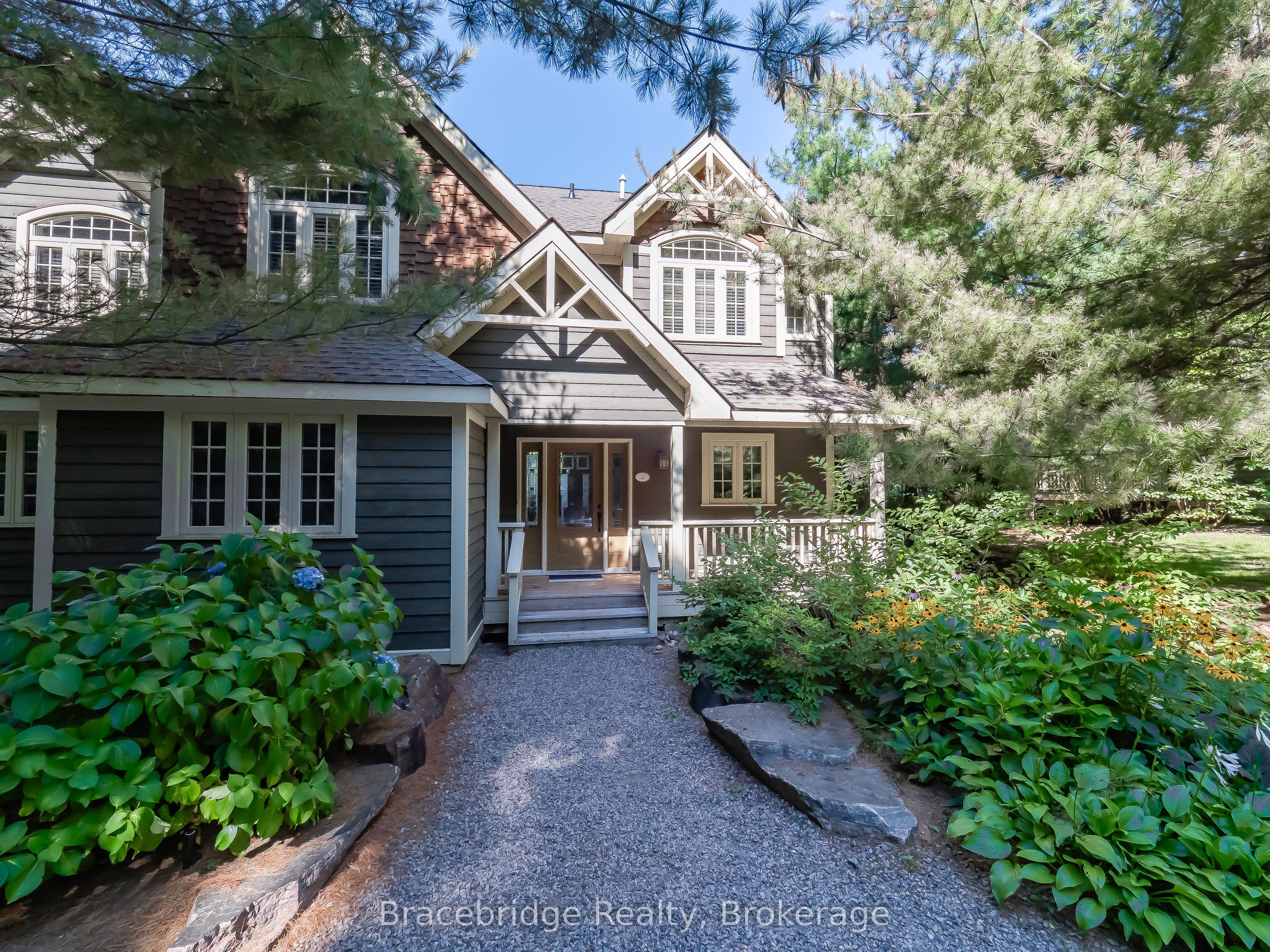 Photo 1 of 34 — 3876 Muskoka Rd 118 Highway W Sandfield 3 W3, Muskoka Lakes, ON P0B 1J0