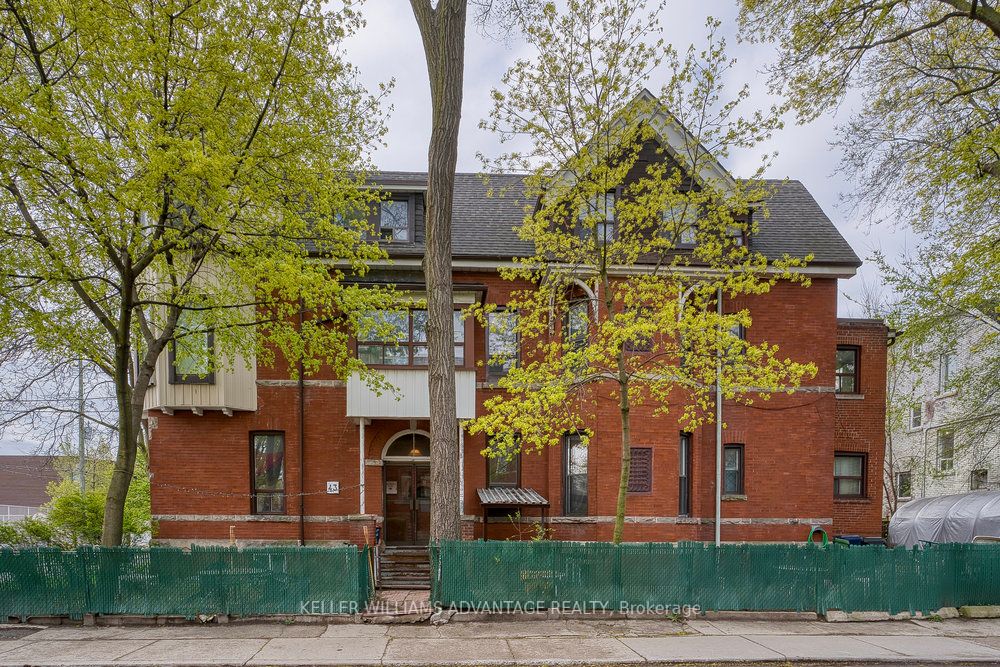 43 Dewson Street