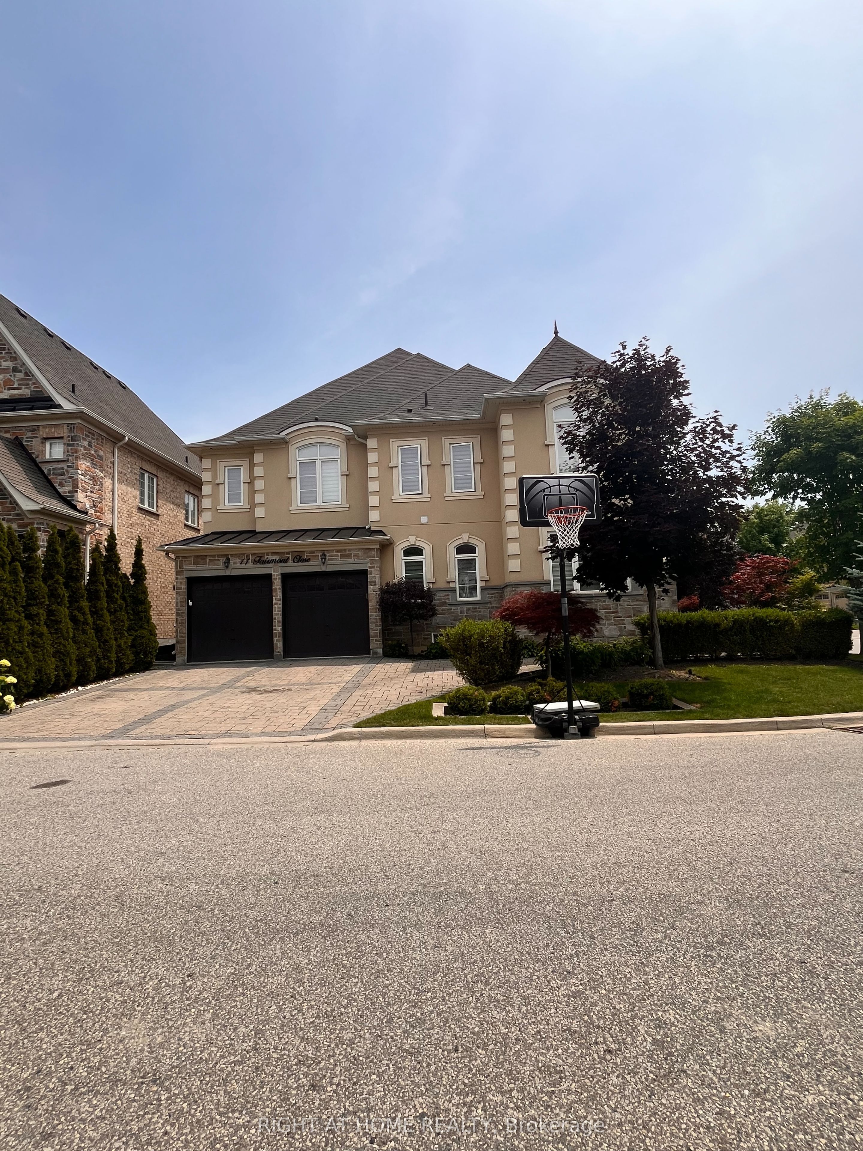 11 Fairmont Close