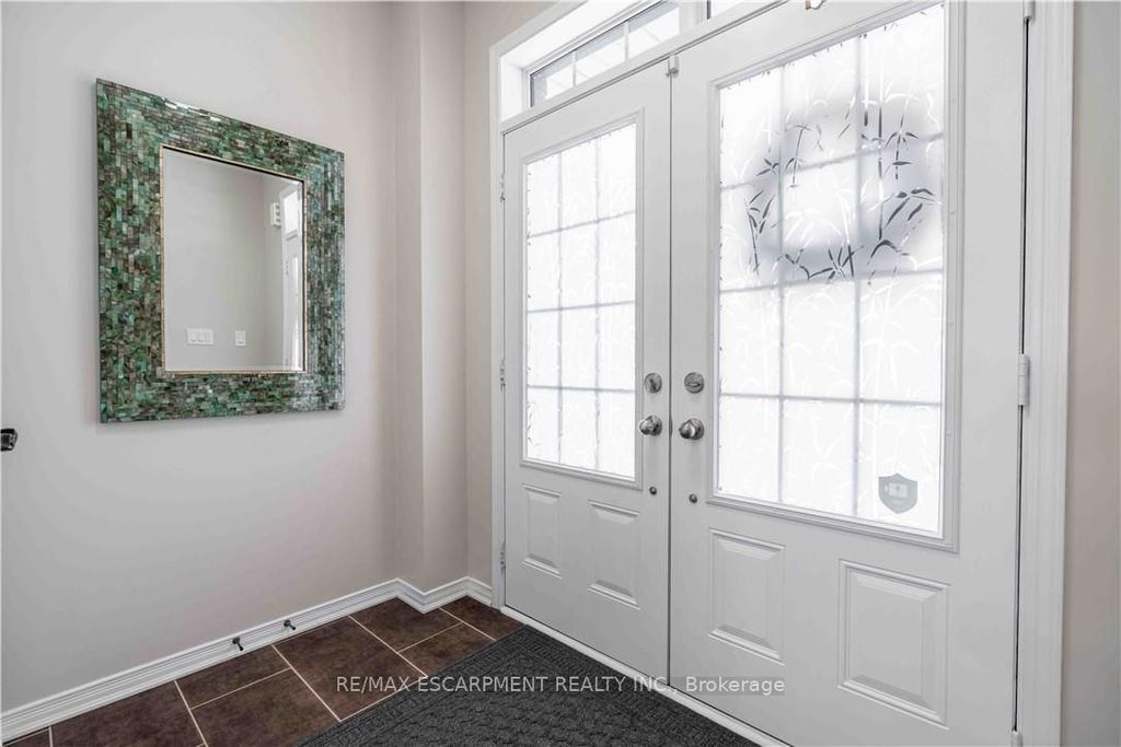 Photo of 115 Larry Crescent, Haldimand, ON N3W 0B2 (MLS # X12795362)