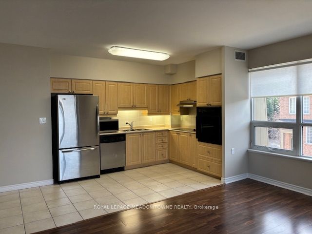 830 Scollard Court 313