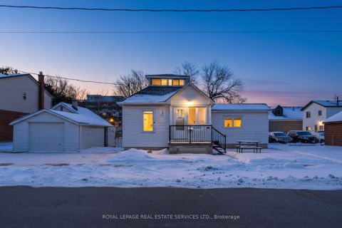 2386 Sovereign Street Oakville ON L6L 1L8