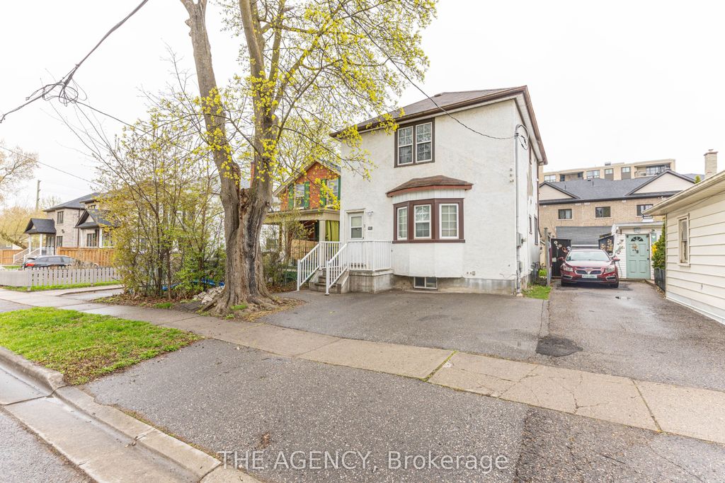 Photo of 63 Hogarth St Street, Oshawa, ON L1H 1Y5 (MLS # E13075744)