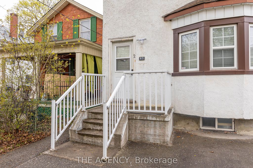 Photo of 63 Hogarth St Street, Oshawa, ON L1H 1Y5 (MLS # E13075744)