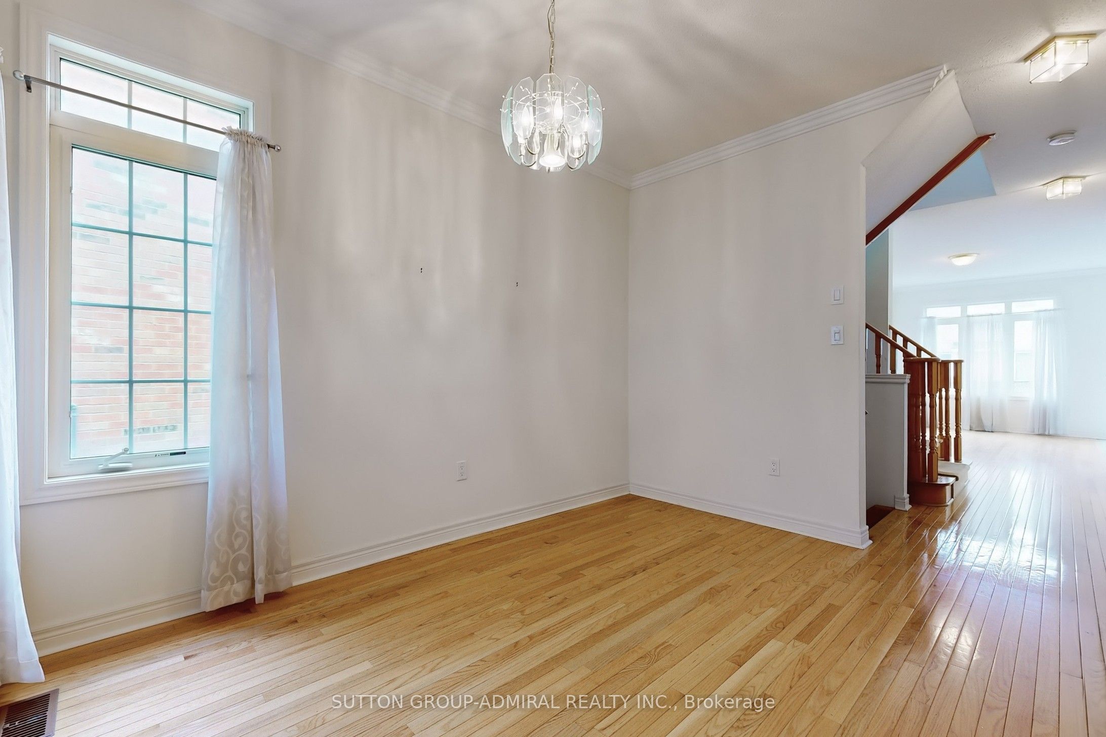 11 Mosswood Road