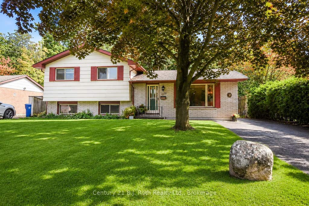 Photo of 299 Bay Street, Orillia, ON L3V 3X2 (MLS # S13715032)