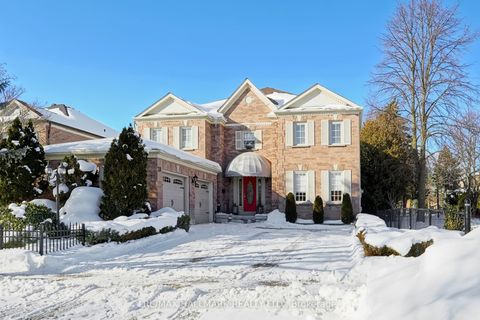 28 WHITE LODGE Crescent Richmond Hill ON L4C 9A1