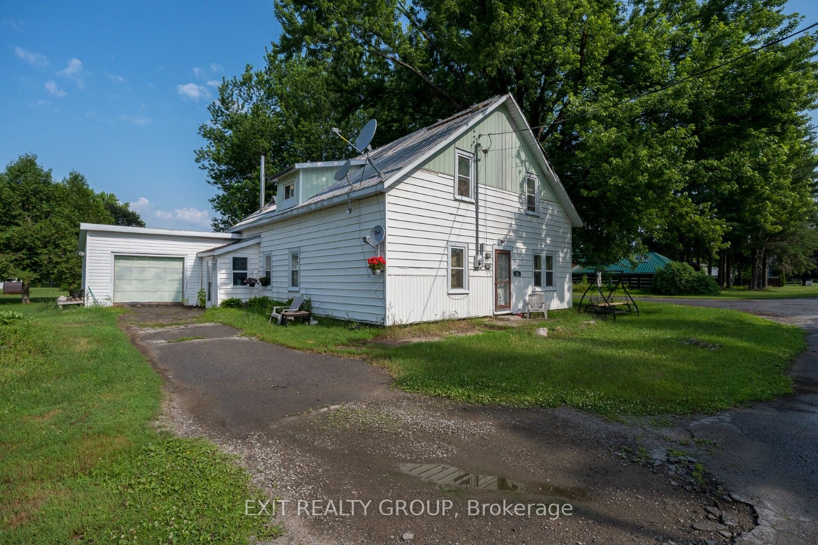 Photo 1 of 5 — 53 Clement Street, Addington Highlands, ON K0H 1P0