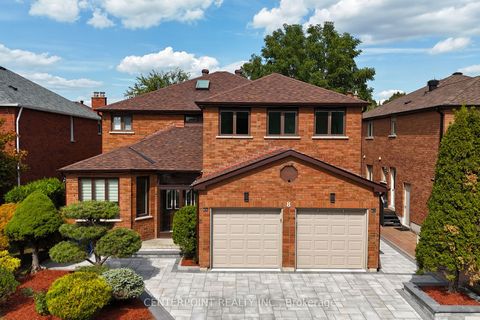 8 Woodlawn Road Markham ON L3P 7G4