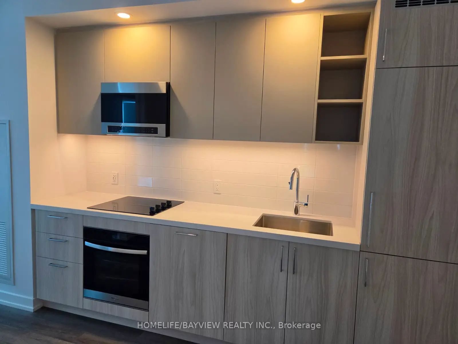 5 Meadowdale Road 1402