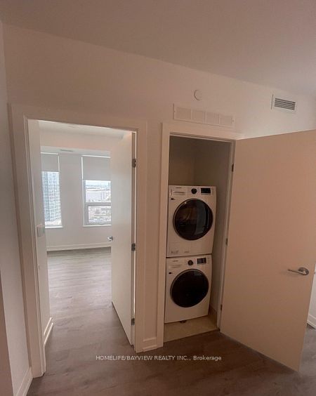 5 Meadowdale Road 1402