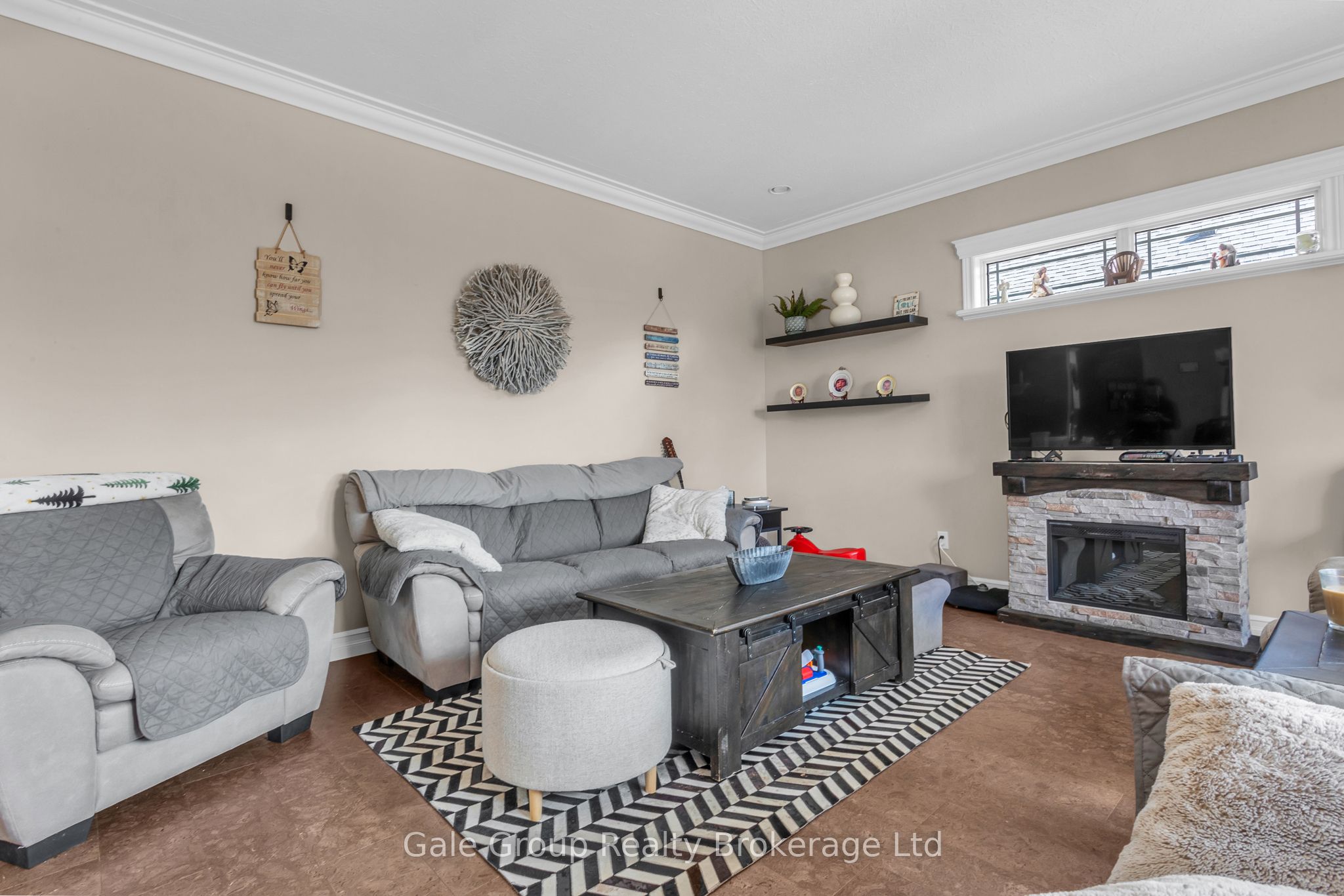 26 Woodland Crescent