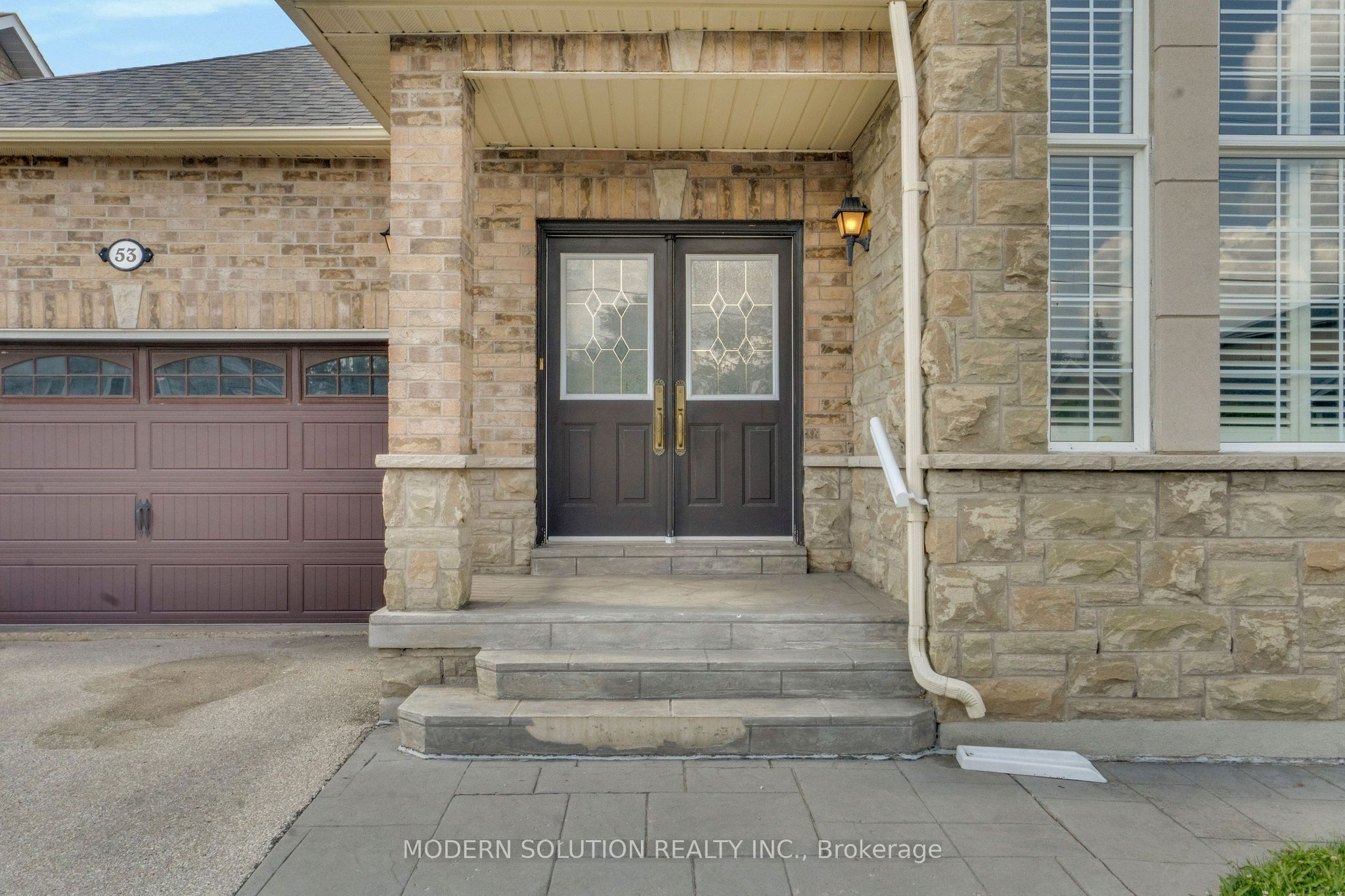 53 Ellwood Drive W