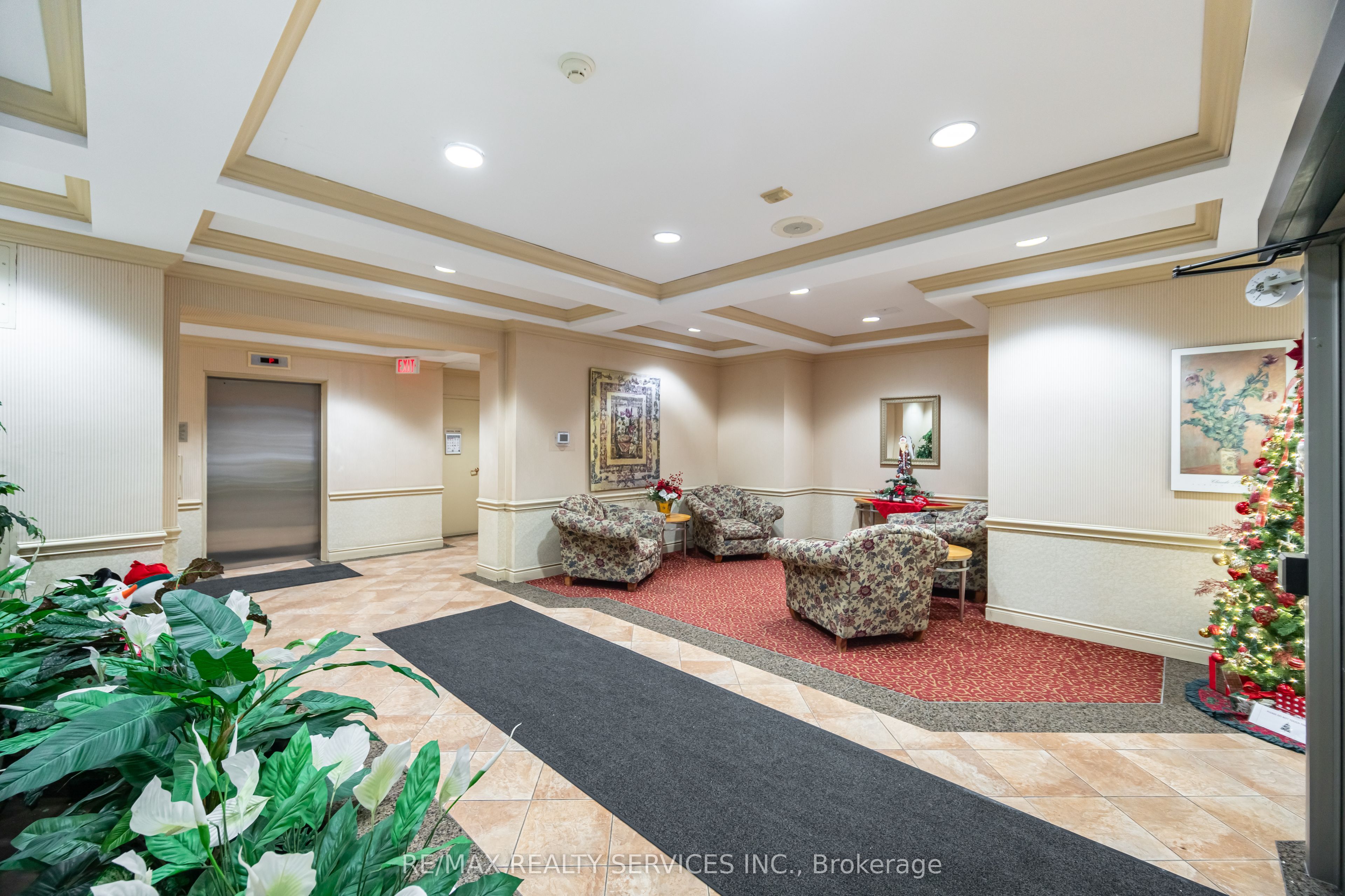 7 Dayspring Circle 703