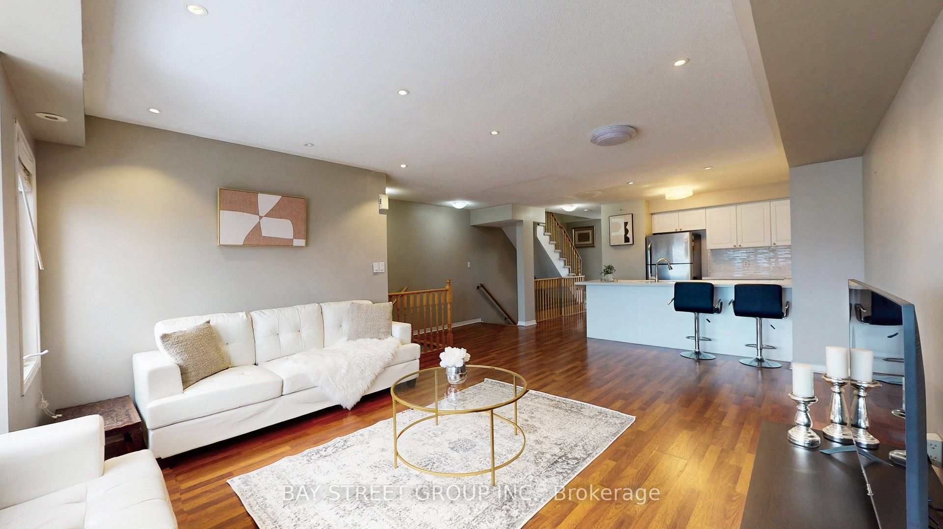 3975 Eglinton Avenue W 13