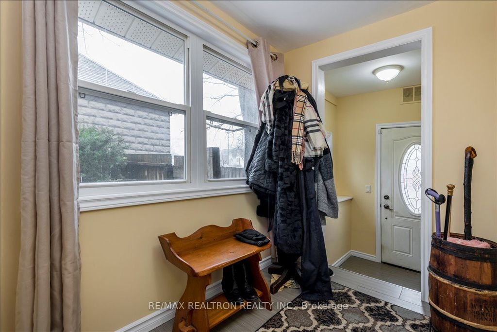 Photo of 86 John Street, Barrie, ON L4N 2K5 (MLS # S12944762)