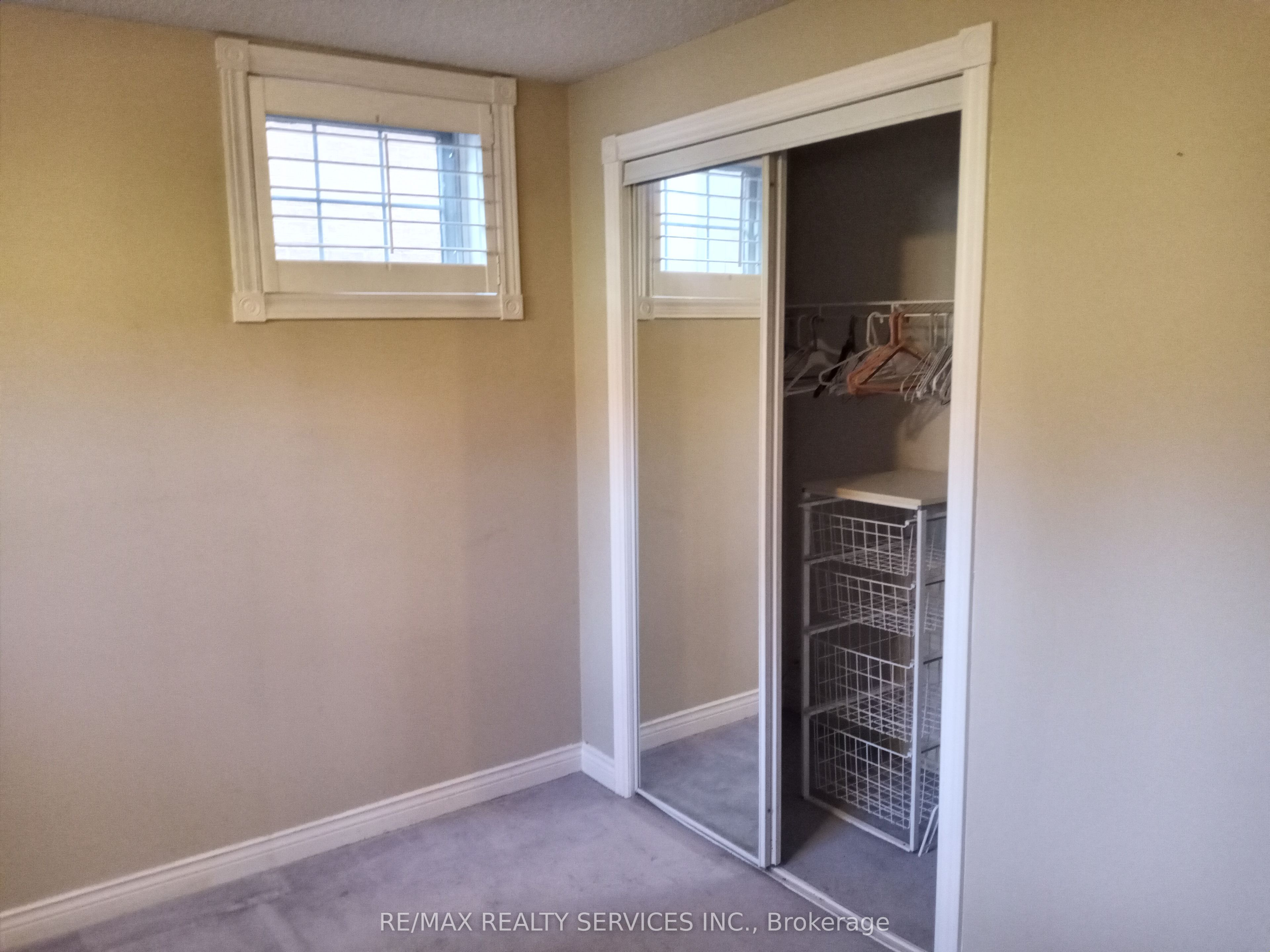 257 Anthony Avenue Lower