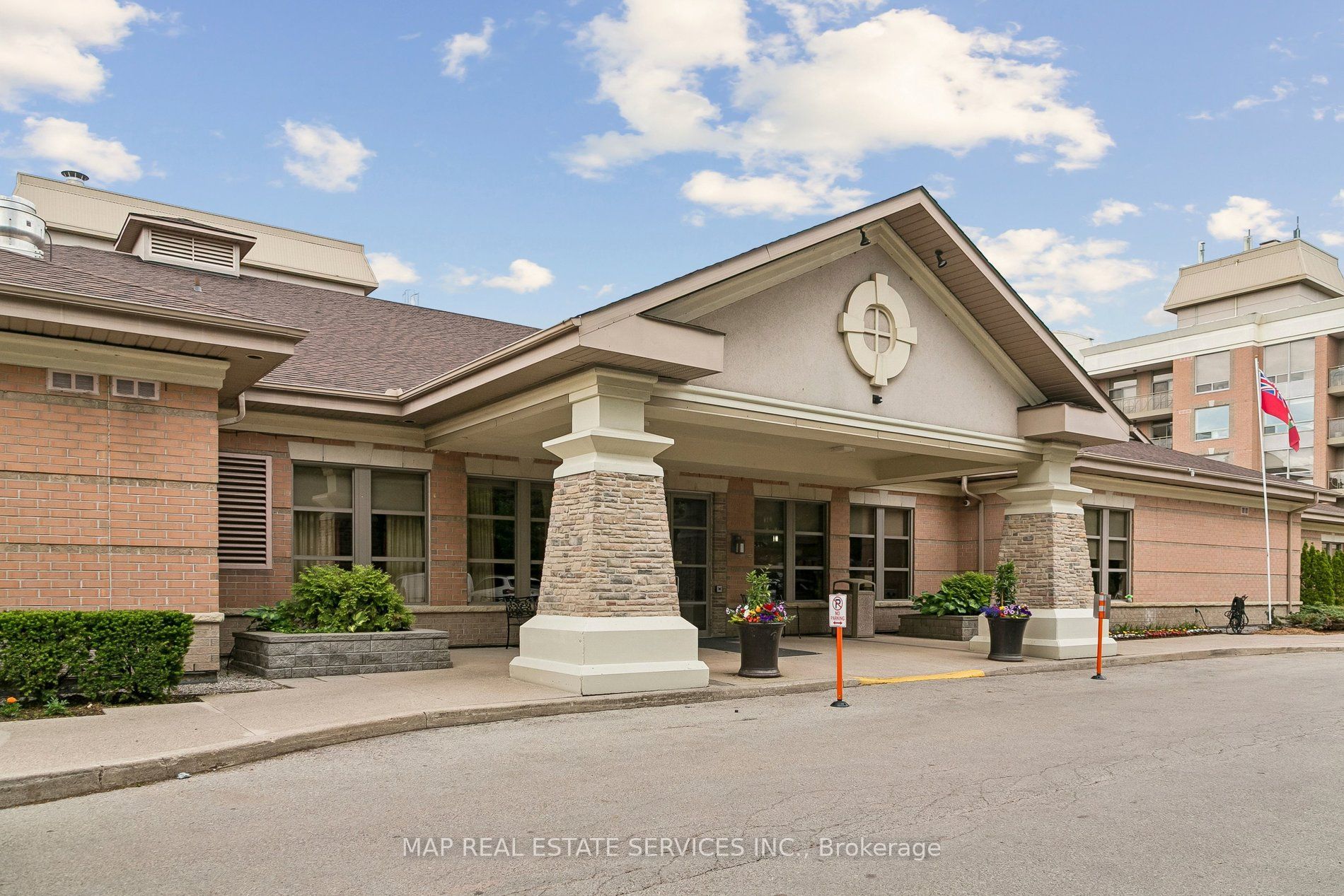 Photo 1 of 49 — 100 Burloak Drive 2206, Burlington, ON L7L 6P6