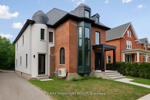 136 High Park Avenue 2 Toronto ON M6P 2S4