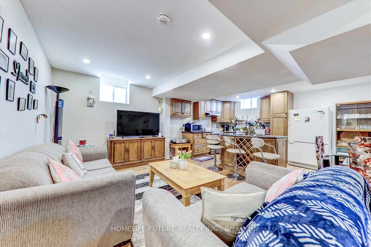 58 Executive Court Bsmt