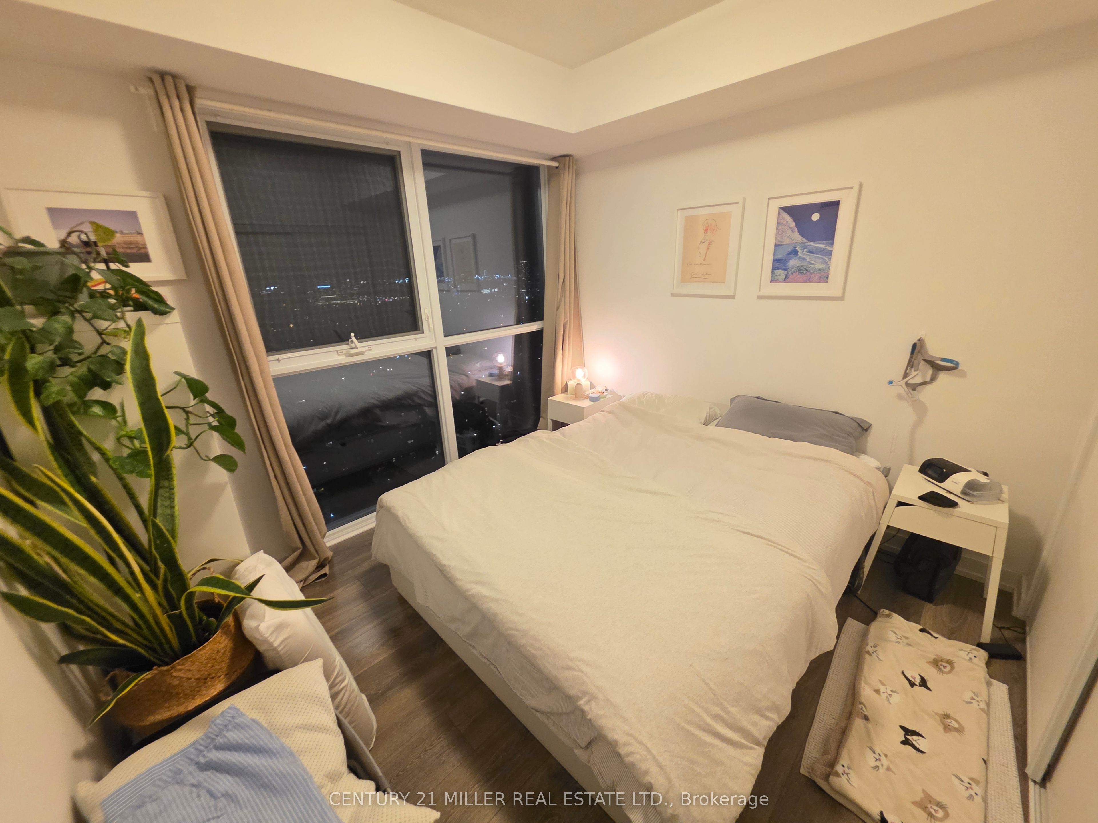 159 Wellesley Street E 2503